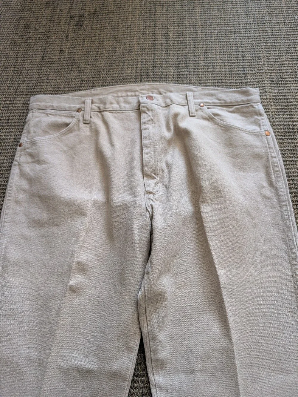 Wrangler Cowboy Cut Jeans Mens 42x28 Tan Excellent 13MWZTN Straight Leg Denim